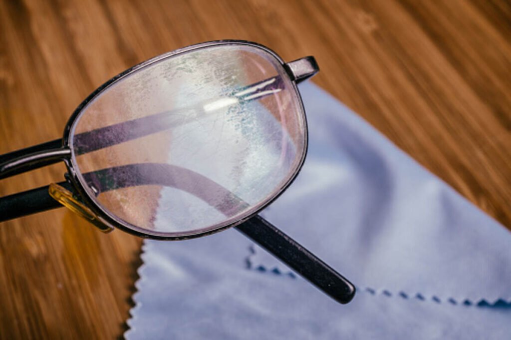 how to remove scratches from eyeglasses