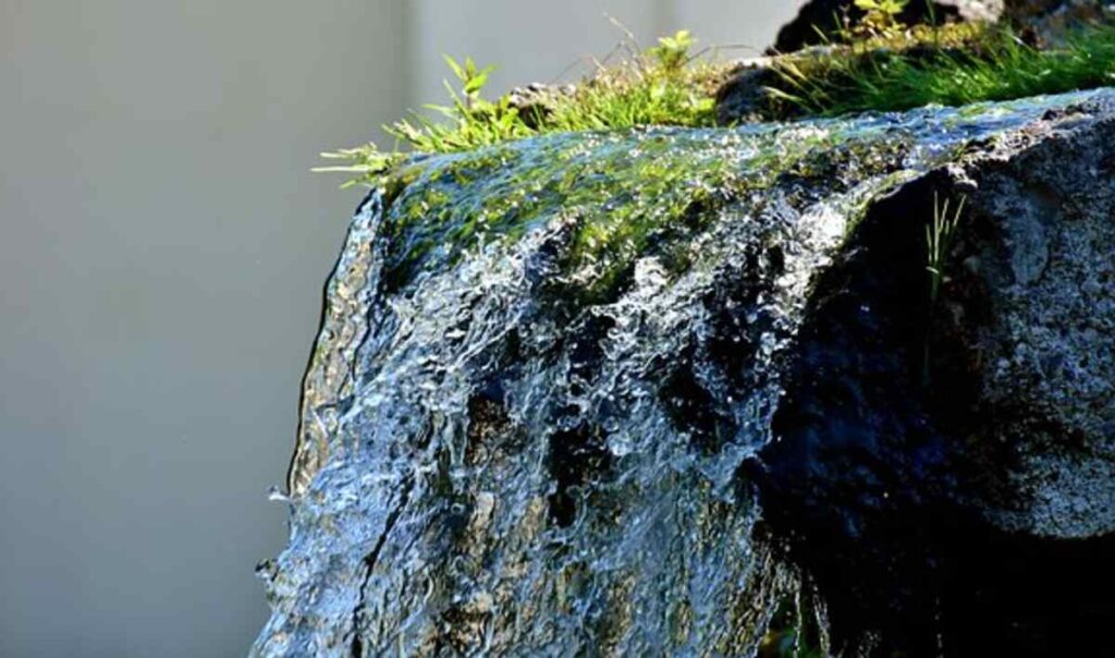 wall water fountain