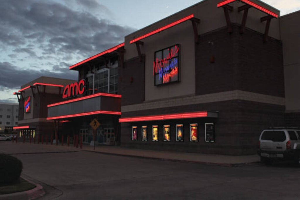 amc dine-in fashion district 8