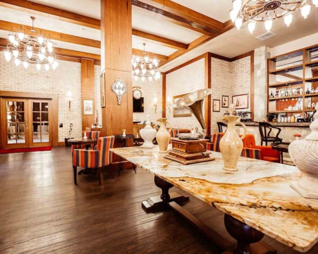 grand home furnishings