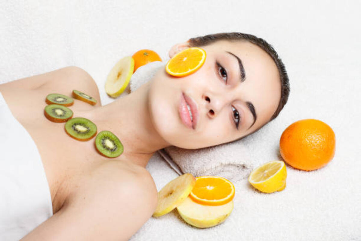 Give Your Skin a Salon-Like Glow With This Fruit Facial Kit